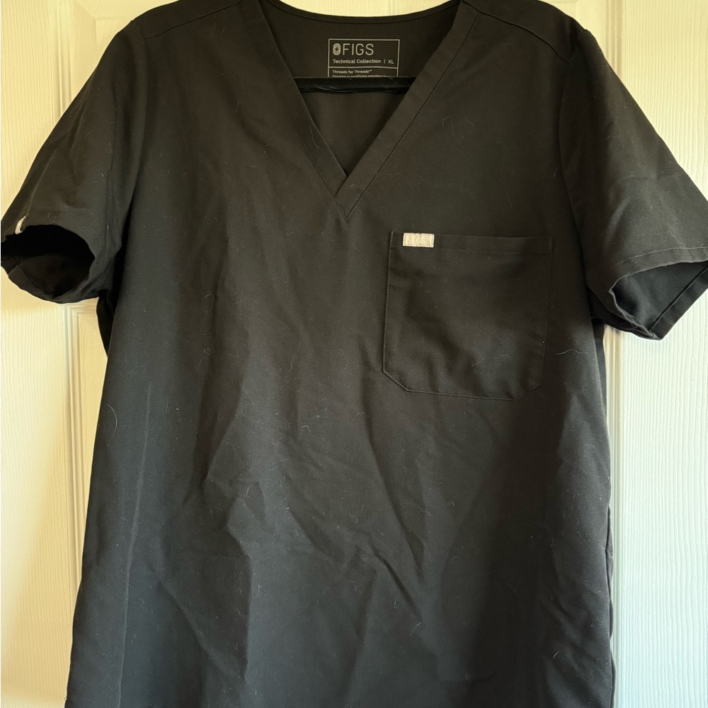 Figs scrub top